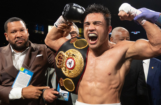 Resendiz is now the WBA super middleweight world champion Photo Credit: Rhonda Costa/Premier Boxing Champions