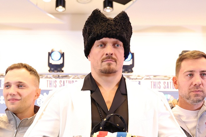 Roy Jones Jr says it's too soon for Moses Itauma to challenge Oleksandr Usyk Credit: Queensberry