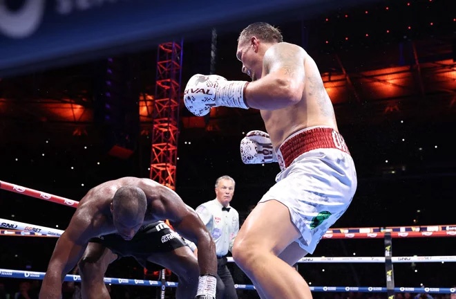 Usyk knocked out Dubois in five rounds Photo Credit: Photo Credit: Queensberry/Leigh Dawney