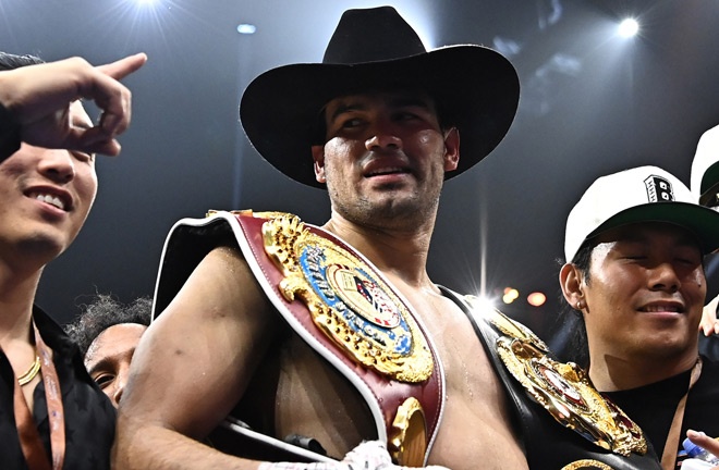 Zurdo Ramirez holds the WBA and WBO cruiserweight world titles Photo Credit: Chris Dean/BOXXER