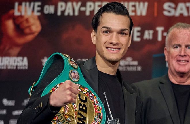 Figueroa previously held the WBC featherweight world title Photo Credit: Esther Lin/Premier Boxing Champions